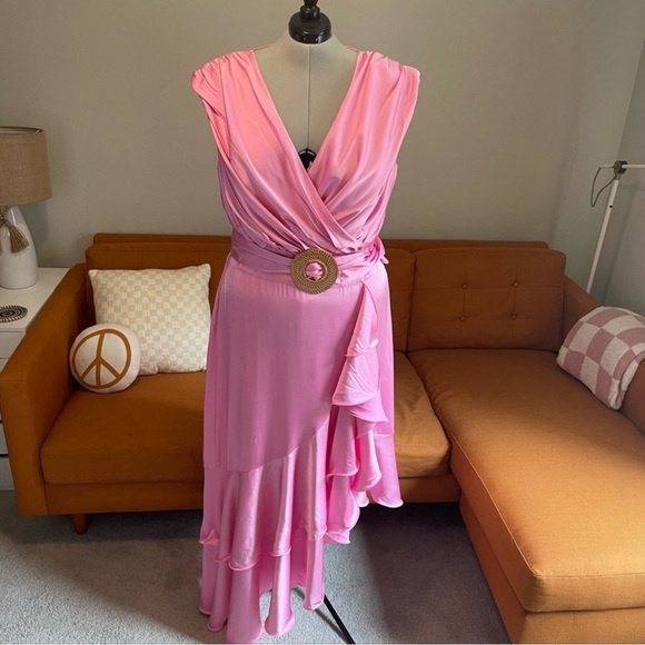 NWT Fashion to Figure X Garnerstyle | 3X | Asymmetrical Wrap Dress with Belt - Picture 1 of 2